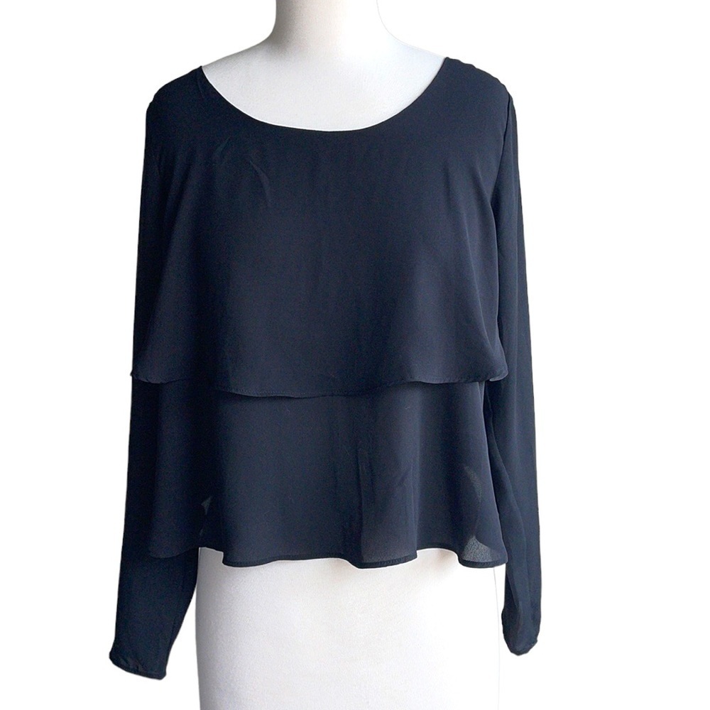 LOVEMARKS black polyester long sleeve scalloped open back top in women’s small